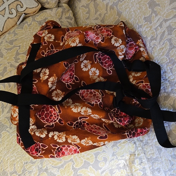 Local design turtle backpack made in Hawaii - Picture 2 of 4